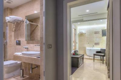 هتل اکسادمیا