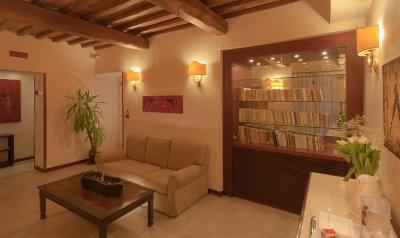 هتل اکسادمیا