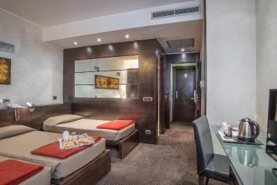 هتل اکسادمیا