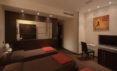 هتل اکسادمیا