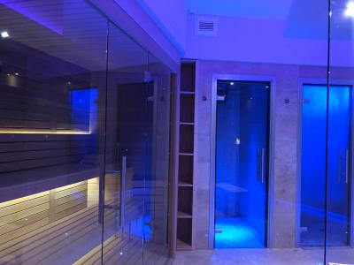 هتل اکسادمیا