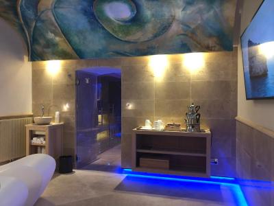 هتل اکسادمیا