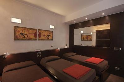 هتل اکسادمیا