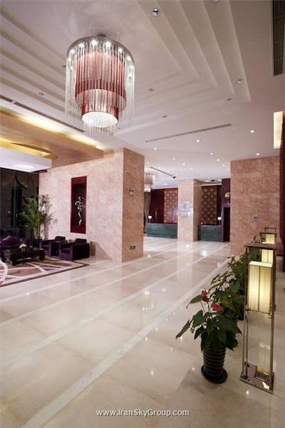 هالیدی این پودونگ نانپو