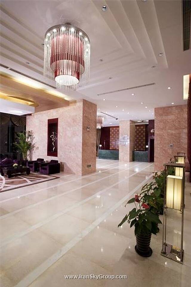 هالیدی این پودونگ نانپو