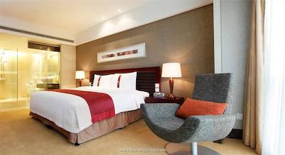 هالیدی این پودونگ نانپو