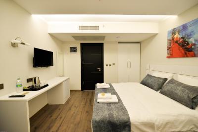 زیتیندالی گوست هوس