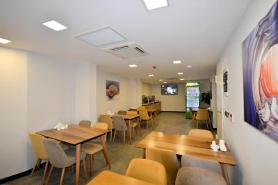 زیتیندالی گوست هوس