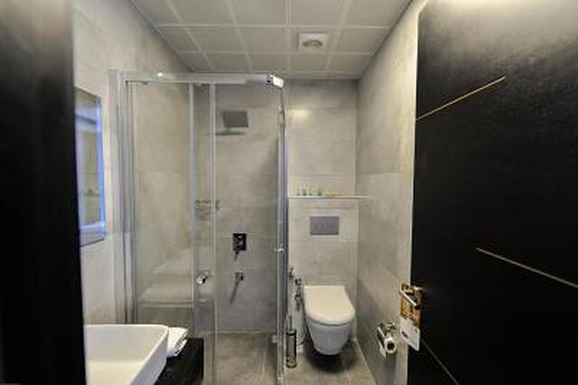 زیتیندالی گوست هوس
