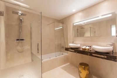 هتل پالاست د آلامز