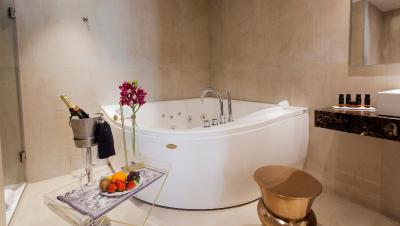 هتل پالاست د آلامز