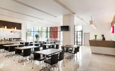 اماریز هتل مامپانگ-جاکارتا