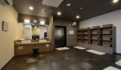 هتل روت-این یاناگاوا اکیما