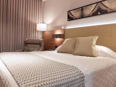 بوربن فز دو ایگواو بوسینز هتل