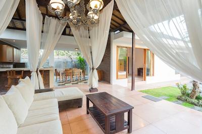 انیار ساری ویلا