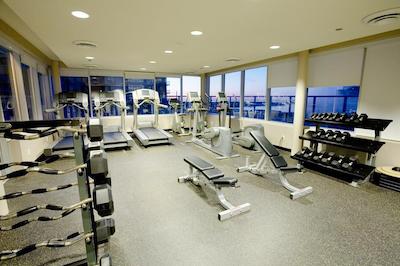 اُن کینگ وست هتل اند رسیدنس