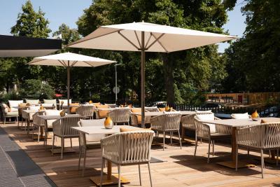 اک هتل برلین هومبلددین پارک