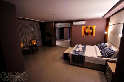 لیکو اپارت اُتل