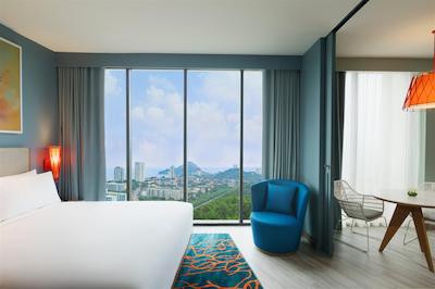 هلید این ریزرت وانا ناوا هوا هین