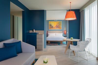 هلید این ریزرت وانا ناوا هوا هین