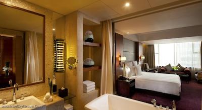 هیلتون شانگهای هنگ کیائو