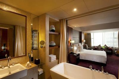 هیلتون شانگهای هنگ کیائو