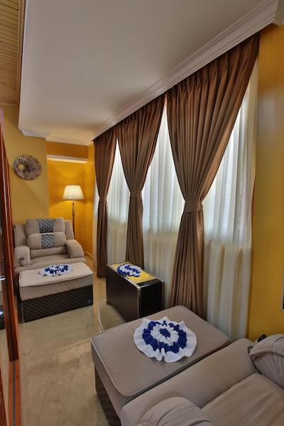 ساپهیر ادیز هتل