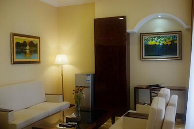 ساپهیر ادیز هتل