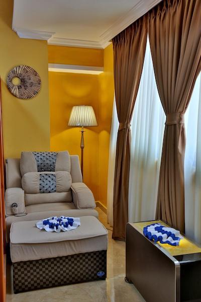 ساپهیر ادیز هتل