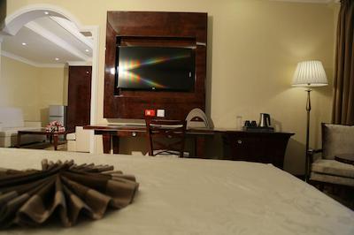 ساپهیر ادیز هتل