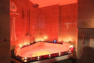 ساپهیر ادیز هتل