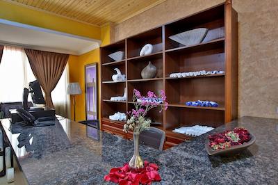 ساپهیر ادیز هتل