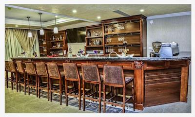 ساپهیر ادیز هتل