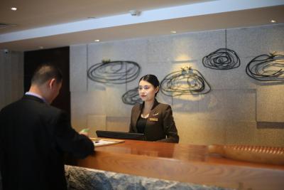 رلاکسد اسیسُن دنمن هتل