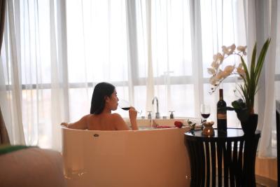 رلاکسد اسیسُن دنمن هتل