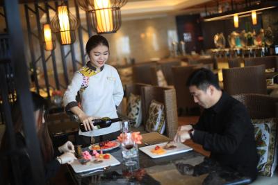 رلاکسد اسیسُن دنمن هتل