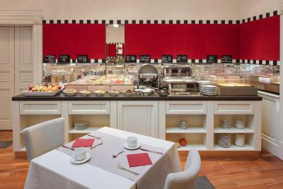 مامیسُن ریورسید هتل پراگو