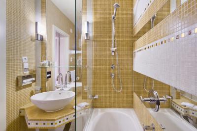 مامیسُن ریورسید هتل پراگو