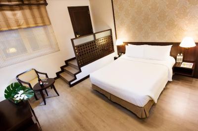 ویلیج هتل آلبرت کورت