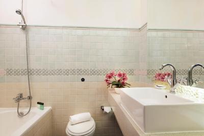 ویلیج هتل آلبرت کورت