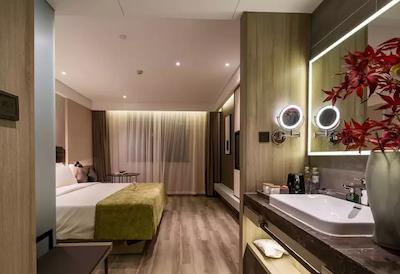 اتور هتل سانیوانچائو