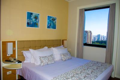 بلو تری تورز انلیا فرانکو