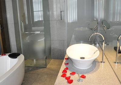 رویال تولیپ لاکچری کارات