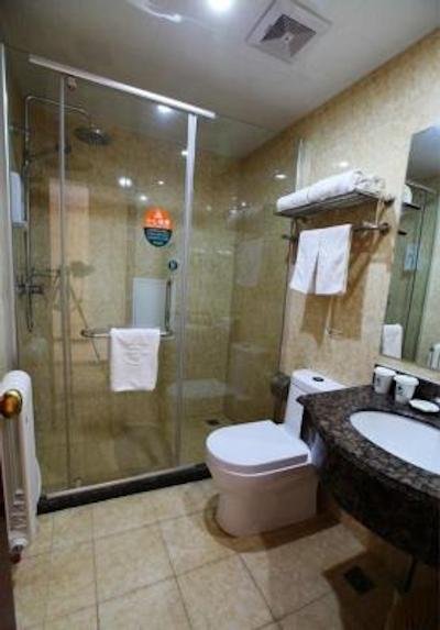 گرین تری این بیجینگ کپیتال ایرپورت نیو اینترنشنال اکسهیبیشن سابوی استیشن اکسپرس هتل