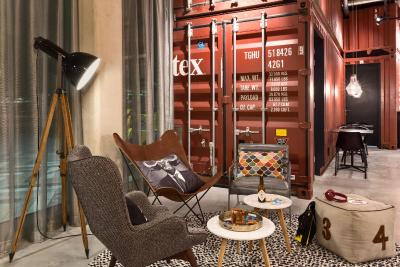 ماکسی امستردام هوداونز