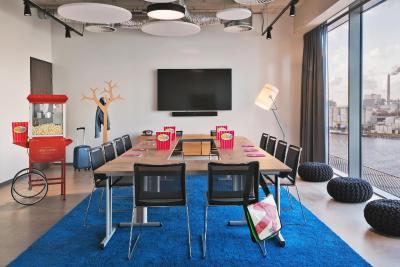 ماکسی امستردام هوداونز