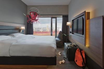 ماکسی امستردام هوداونز