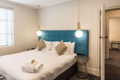 دوبلتری بای هیلتون ولینگتون