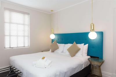 دوبلتری بای هیلتون ولینگتون