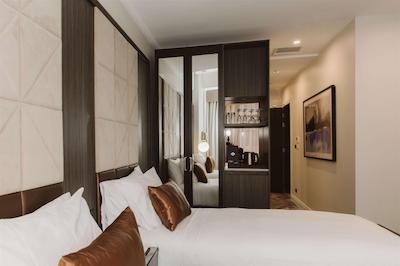 دوبلتری بای هیلتون ولینگتون